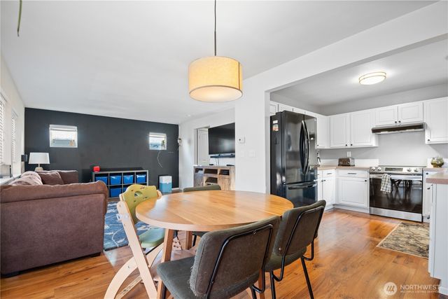 7677 Kildare Loop NW, Silverdale, WA 98383