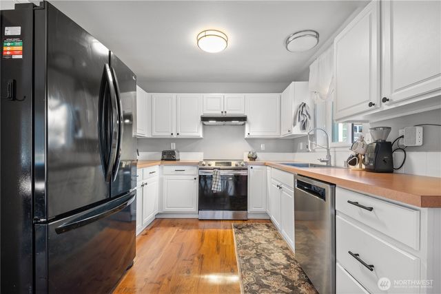 7677 Kildare Loop NW, Silverdale, WA 98383