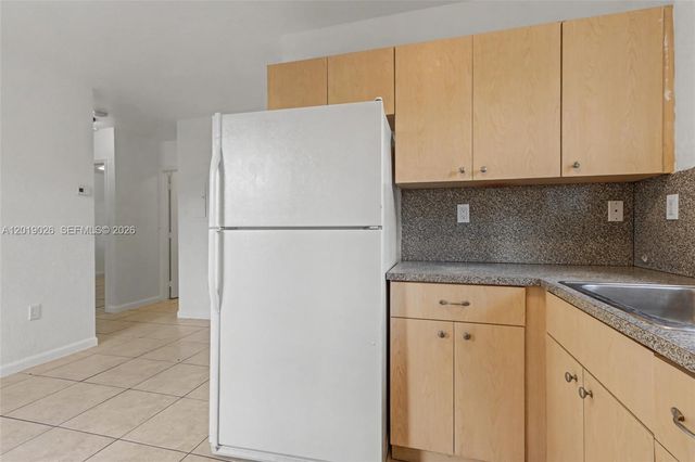 2316-2318 NW 98th St, Miami, FL 33147