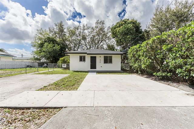 2316-2318 NW 98th St, Miami, FL 33147