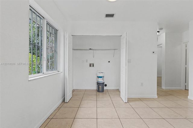 2316-2318 NW 98th St, Miami, FL 33147