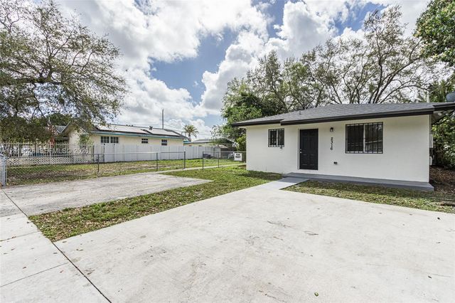 2316-2318 NW 98th St, Miami, FL 33147
