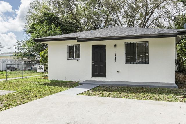 2316-2318 NW 98th St, Miami, FL 33147