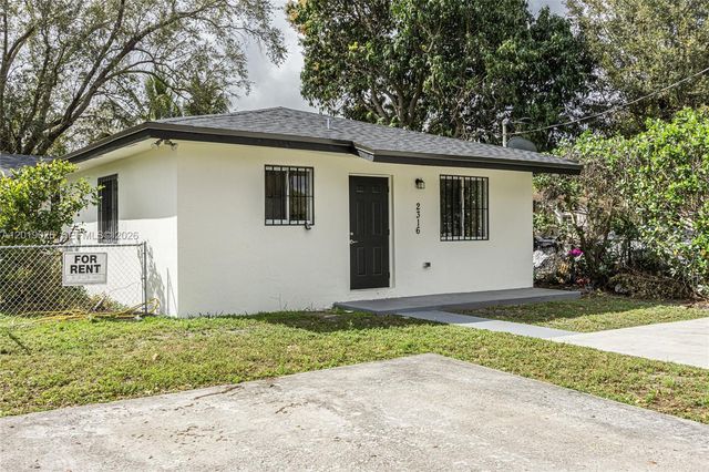 2316-2318 NW 98th St, Miami, FL 33147