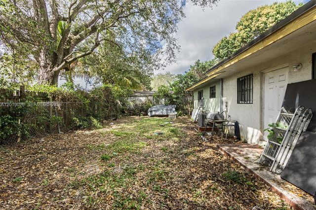 2316-2318 NW 98th St, Miami, FL 33147