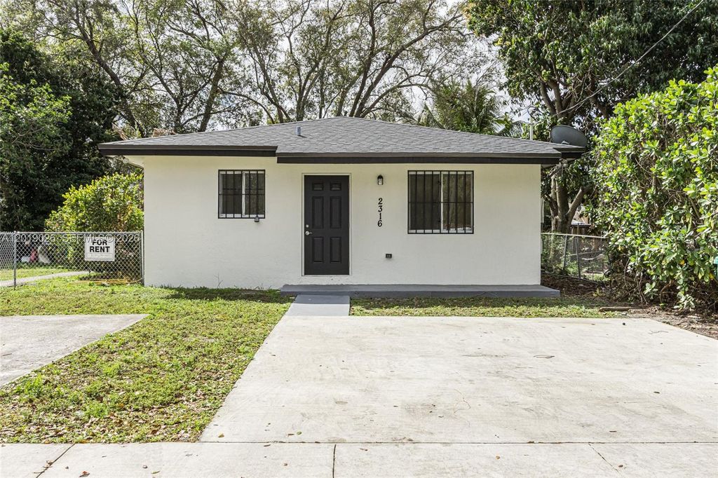 2316-2318 NW 98th St, Miami, FL 33147