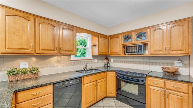 3886 Boxelder Drive, Brecksville, OH 44141