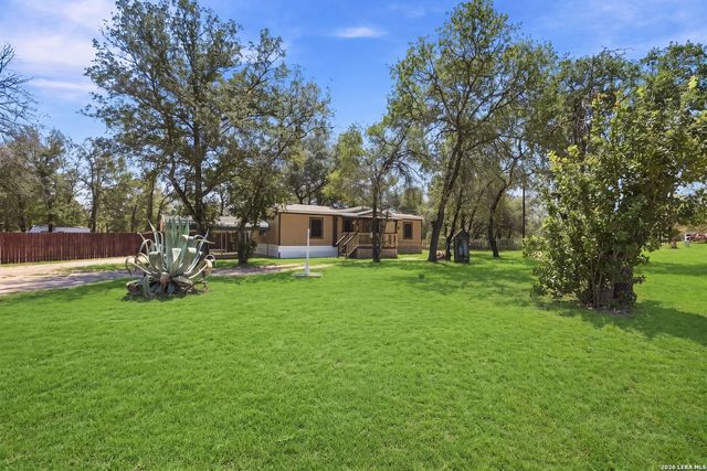 80 Michael Rd, Poteet, TX 78064
