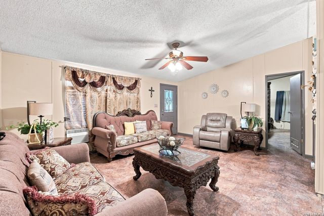 80 Michael Rd, Poteet, TX 78064