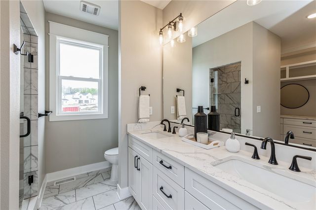209 Boulder Pointe, Polk City, IA 50226