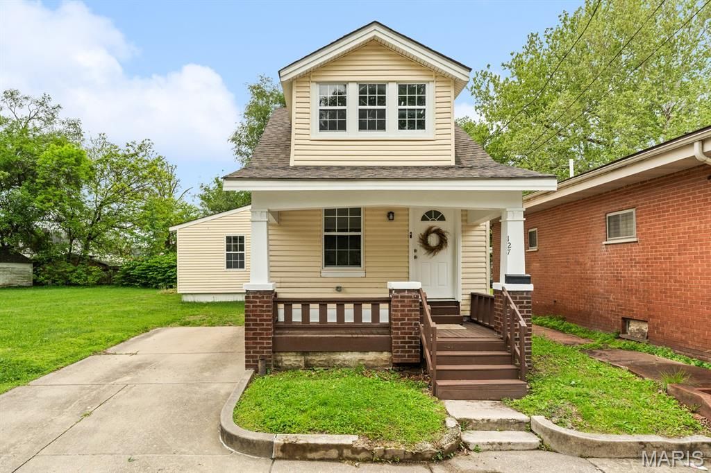 127 N 12th Street, Belleville, IL 62220