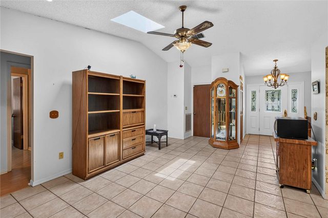 4803 LYNN OAKS CIRCLE, Dover, FL 33527