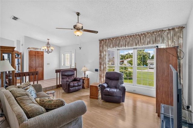 4803 LYNN OAKS CIRCLE, Dover, FL 33527