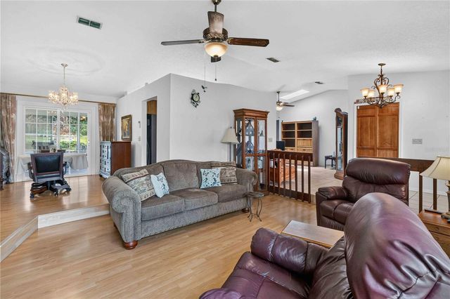 4803 LYNN OAKS CIRCLE, Dover, FL 33527