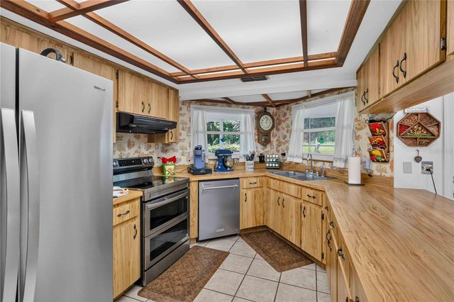 4803 LYNN OAKS CIRCLE, Dover, FL 33527