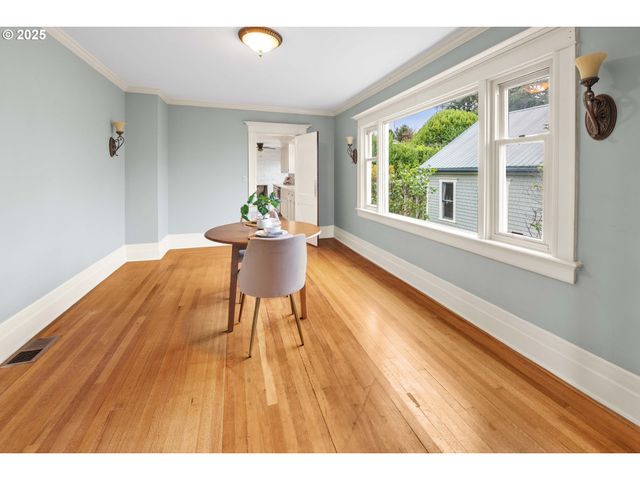 1215 15TH St, Astoria, OR 97103