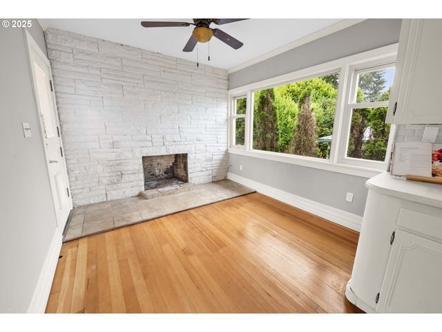 1215 15TH St, Astoria, OR 97103