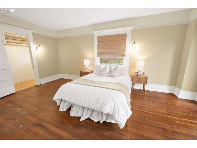 1215 15TH St, Astoria, OR 97103