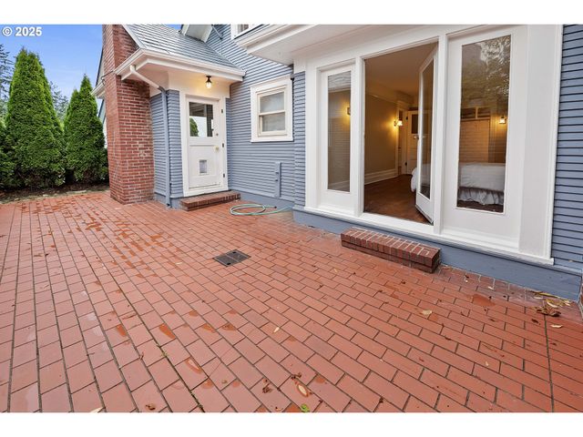 1215 15TH St, Astoria, OR 97103