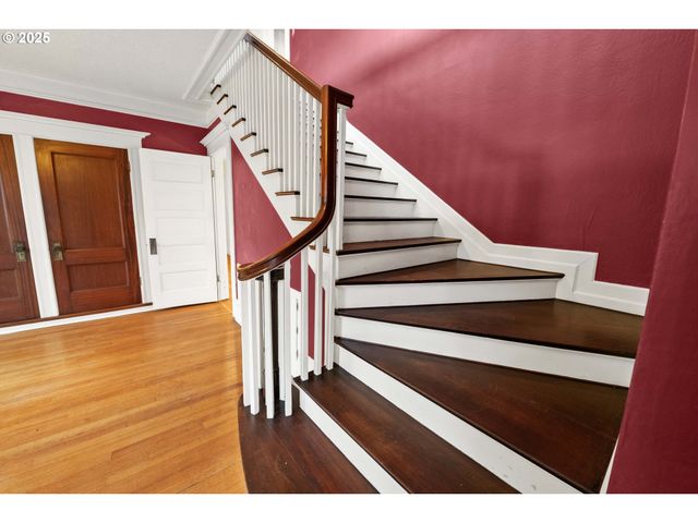 1215 15TH St, Astoria, OR 97103