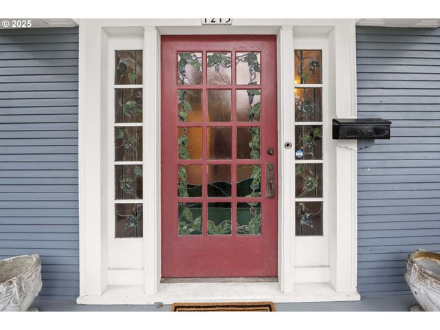 1215 15TH St, Astoria, OR 97103