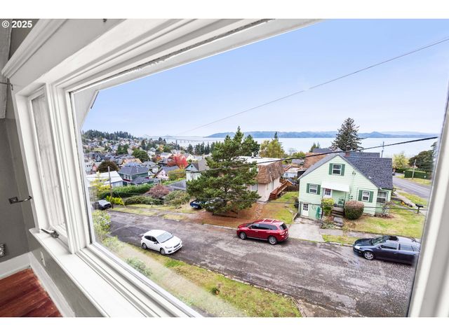 1215 15TH St, Astoria, OR 97103