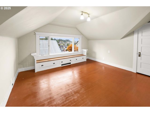 1215 15TH St, Astoria, OR 97103