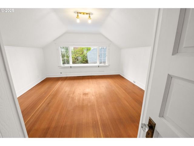 1215 15TH St, Astoria, OR 97103