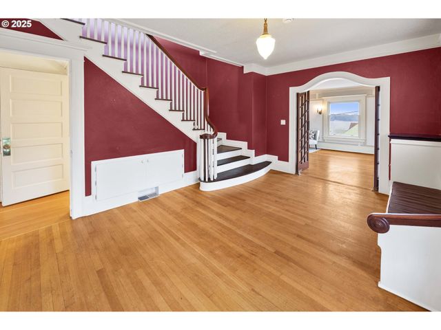 1215 15TH St, Astoria, OR 97103