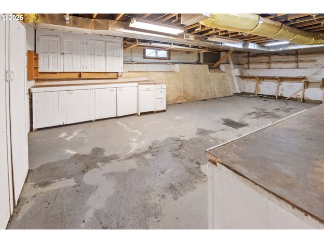 1215 15TH St, Astoria, OR 97103