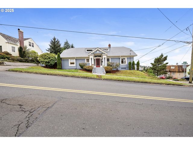 1215 15TH St, Astoria, OR 97103