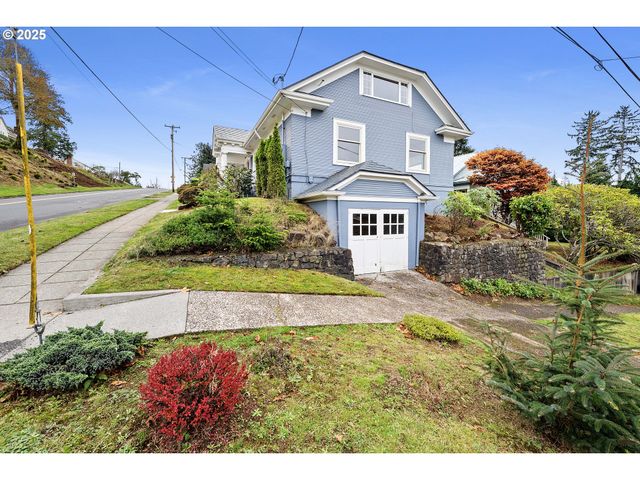 1215 15TH St, Astoria, OR 97103
