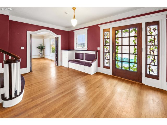 1215 15TH St, Astoria, OR 97103