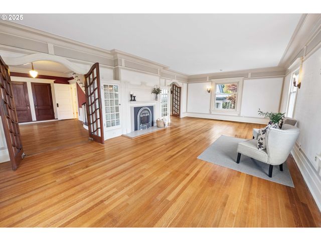 1215 15TH St, Astoria, OR 97103