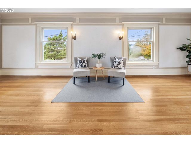 1215 15TH St, Astoria, OR 97103