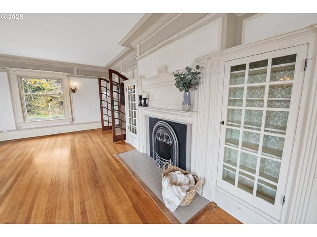 1215 15TH St, Astoria, OR 97103