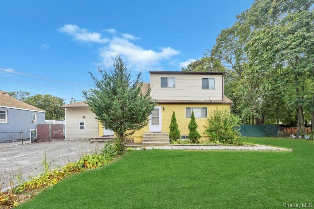 36 Farrington Avenue, Bay Shore, NY 11706