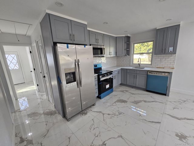 52 Crystal Beach Boulevard, Moriches, NY 11955