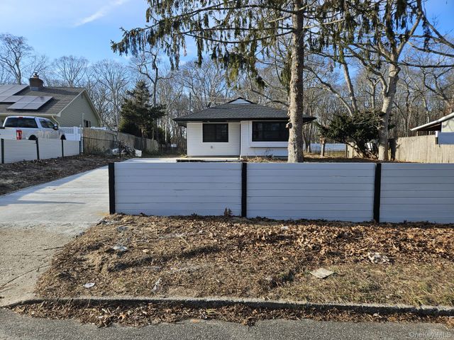 52 Crystal Beach Boulevard, Moriches, NY 11955