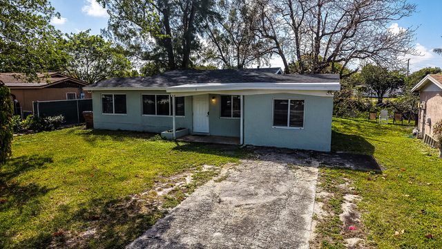 64 NE 7th Court, Deerfield Beach, FL 33441