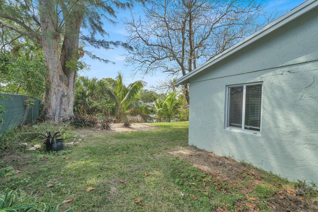 64 NE 7th Court, Deerfield Beach, FL 33441