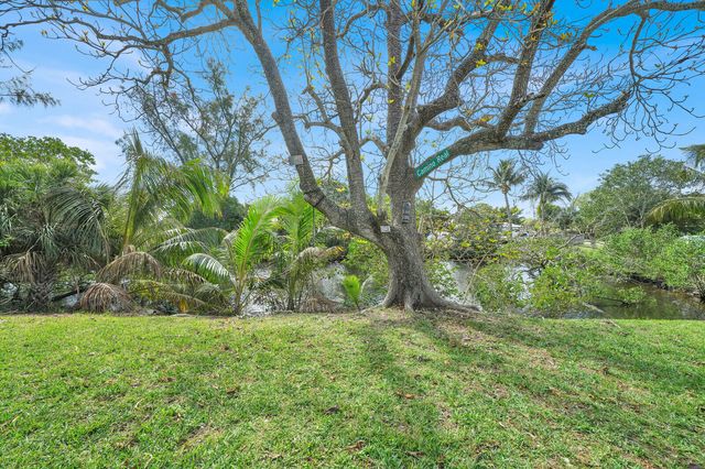 64 NE 7th Court, Deerfield Beach, FL 33441