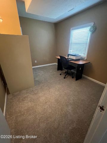 1030 Rollingwood Ln, Goshen, KY 40026
