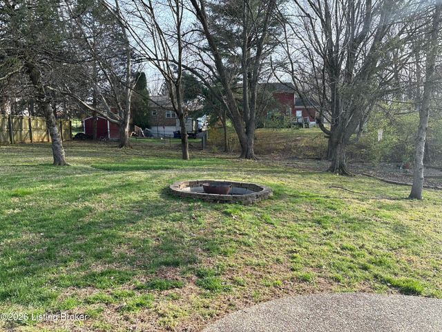 1030 Rollingwood Ln, Goshen, KY 40026