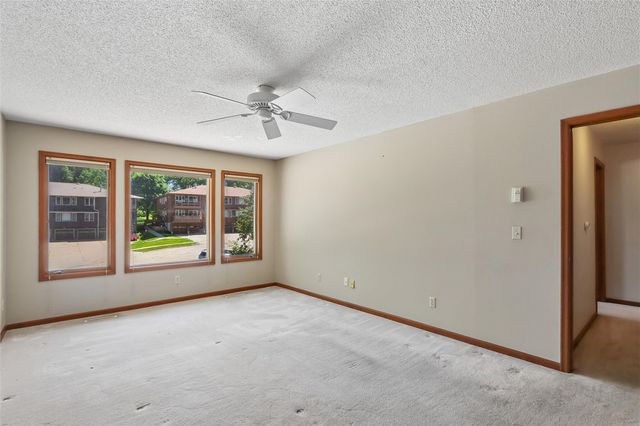 1716 Pikes Peak Court NE, Cedar Rapids, IA 52402