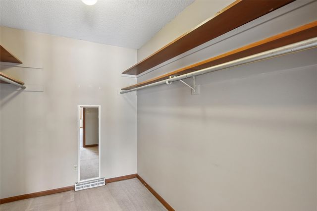 1716 Pikes Peak Court NE, Cedar Rapids, IA 52402