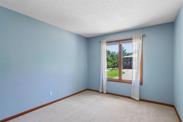 1716 Pikes Peak Court NE, Cedar Rapids, IA 52402