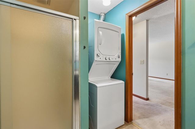 1716 Pikes Peak Court NE, Cedar Rapids, IA 52402