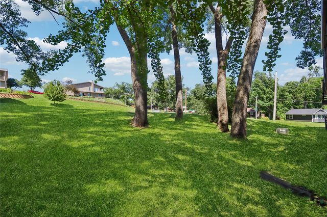 1716 Pikes Peak Court NE, Cedar Rapids, IA 52402