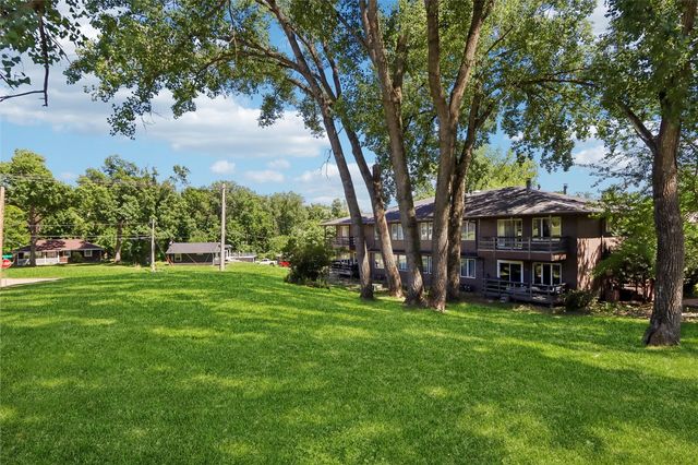 1716 Pikes Peak Court NE, Cedar Rapids, IA 52402